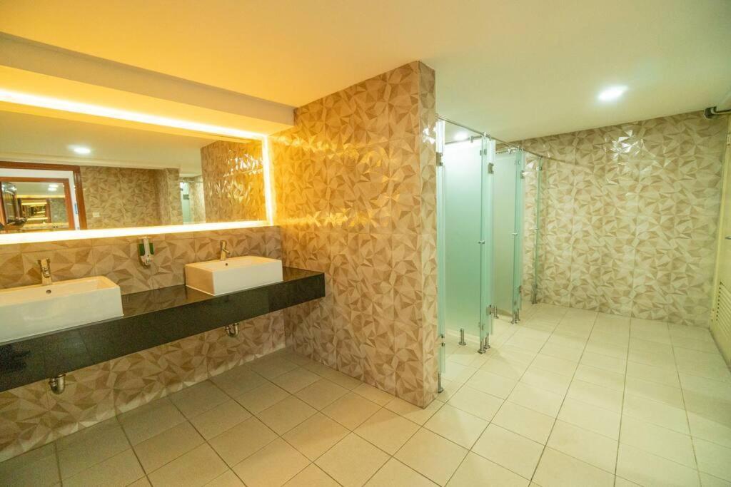 Apartemen 2br At View Thamrin Netflix