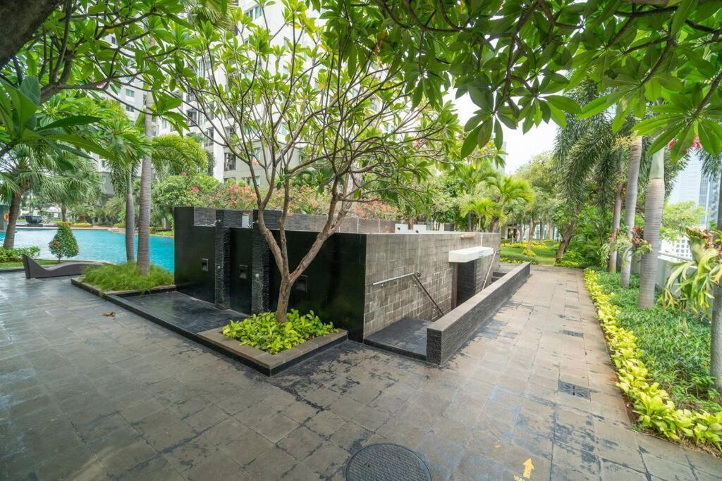 2br At View Thamrin Netflix Apartemen Jakarta