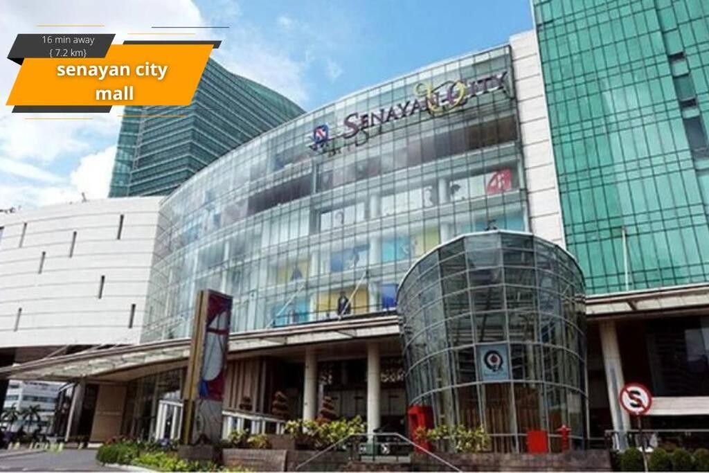 2br At View Thamrin Netflix Apartemen