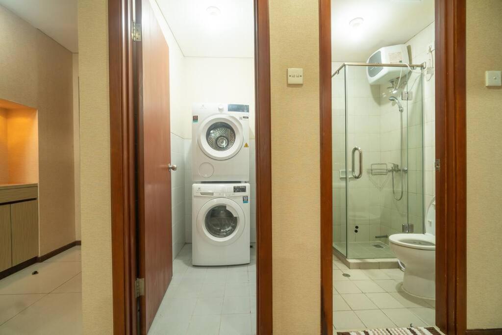 Apartemen 2br At View Thamrin Netflix Jakarta