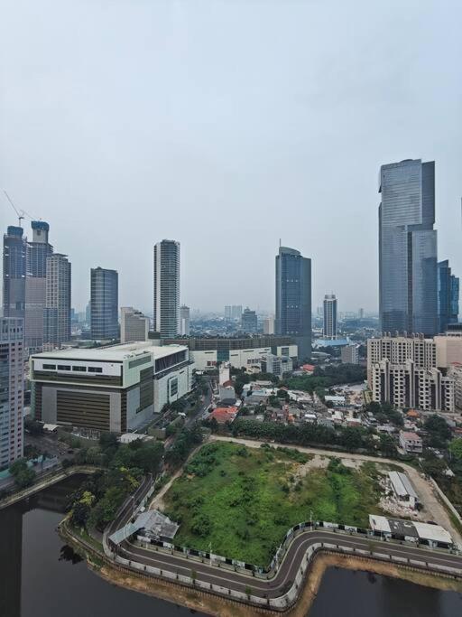 2br At View Thamrin Netflix Apartemen Jakarta